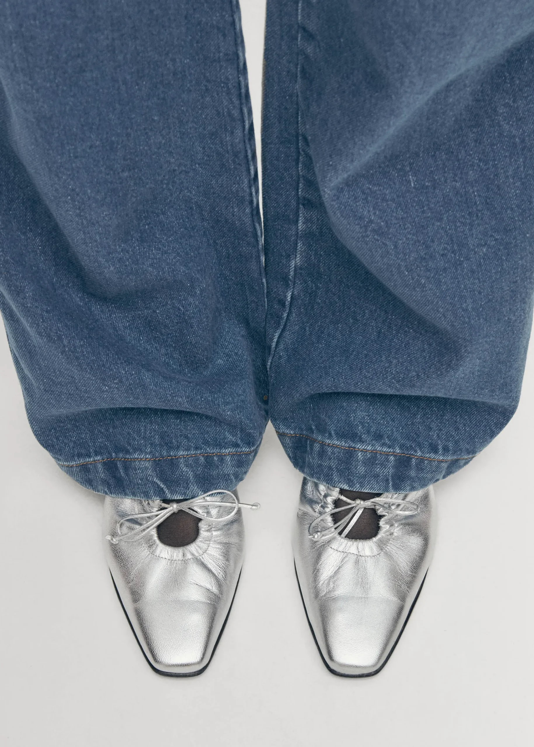 Amar Shimmer Silver Leather Mules|ALOHAS Sale