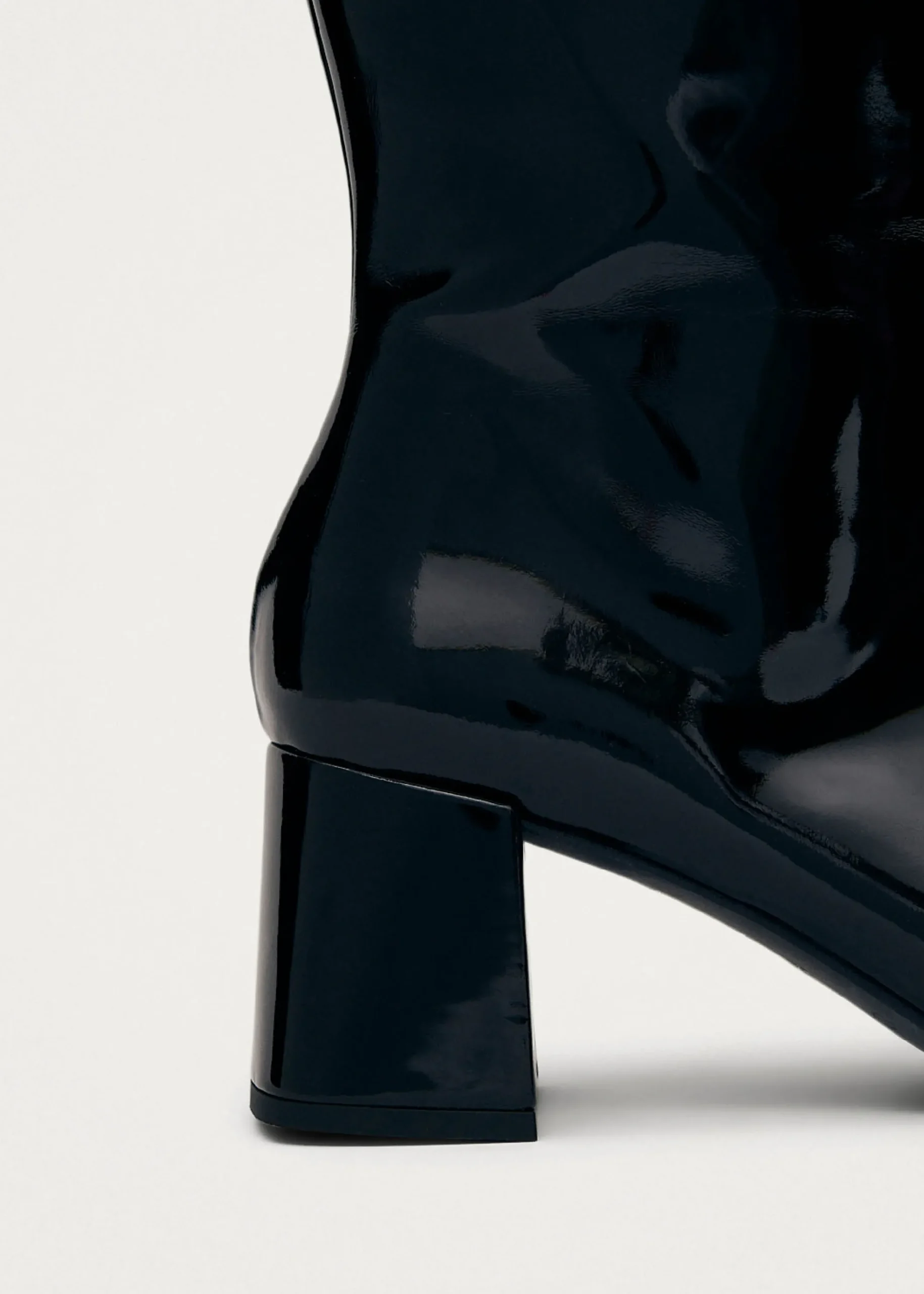 Chalk Onix Black Vegan Leather Boots|ALOHAS Sale
