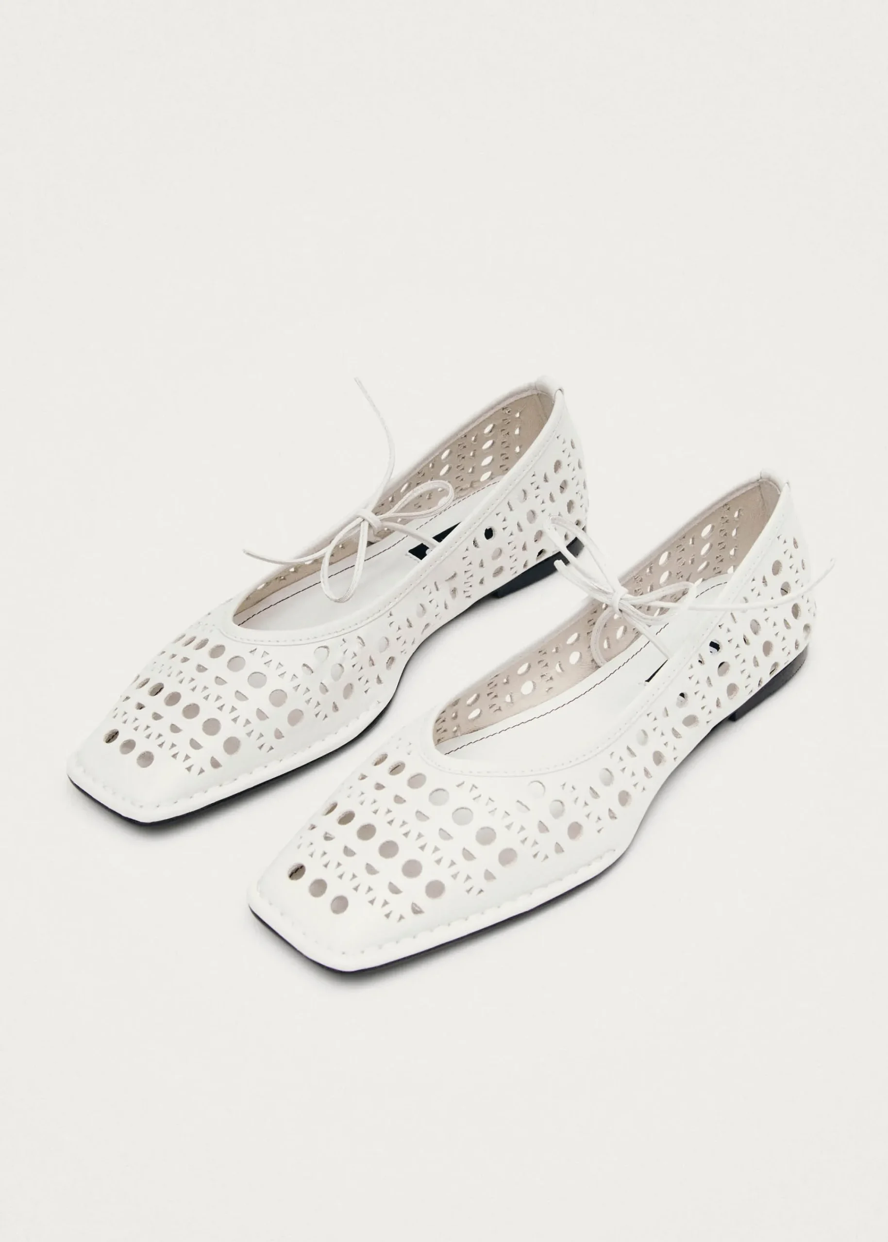Sway Slit White Leather Ballet Flats|ALOHAS Fashion